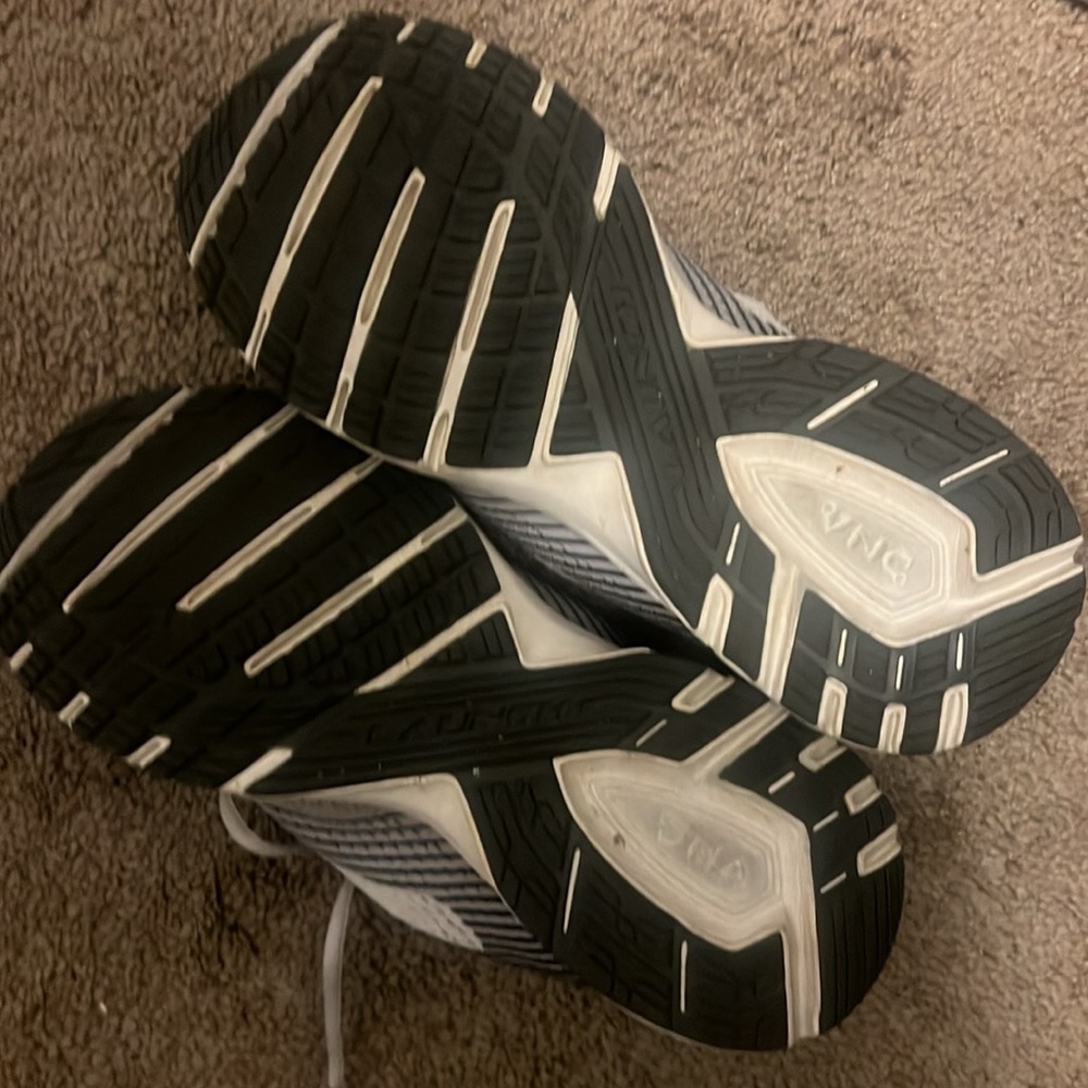 Shoes - Picture 3 of 4